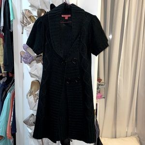 Short sleeve lab coat sweater